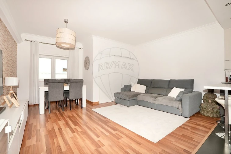 Apartamento T2 para Venda em Laranjeiro e Feijó