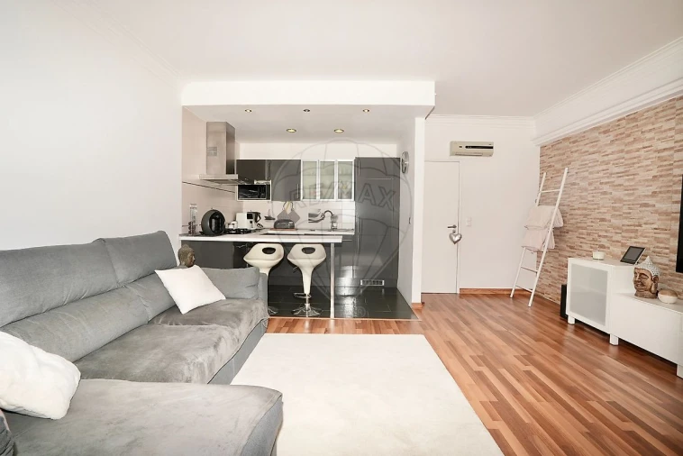 Apartamento T2 para Venda em Laranjeiro e Feijó Foto 3