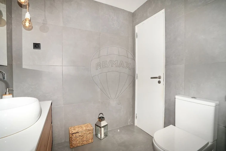 Apartamento T2 para Venda em Laranjeiro e Feijó Foto 23