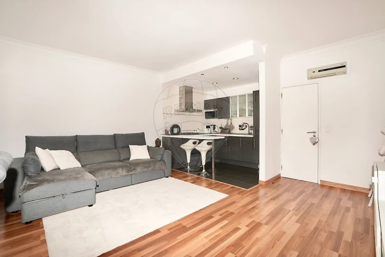 Apartamento T2 para Venda em Laranjeiro e Feijó Foto 5