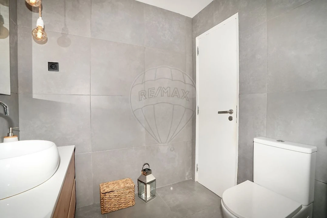 Apartamento T2 para Venda em Laranjeiro e Feijó Foto 23