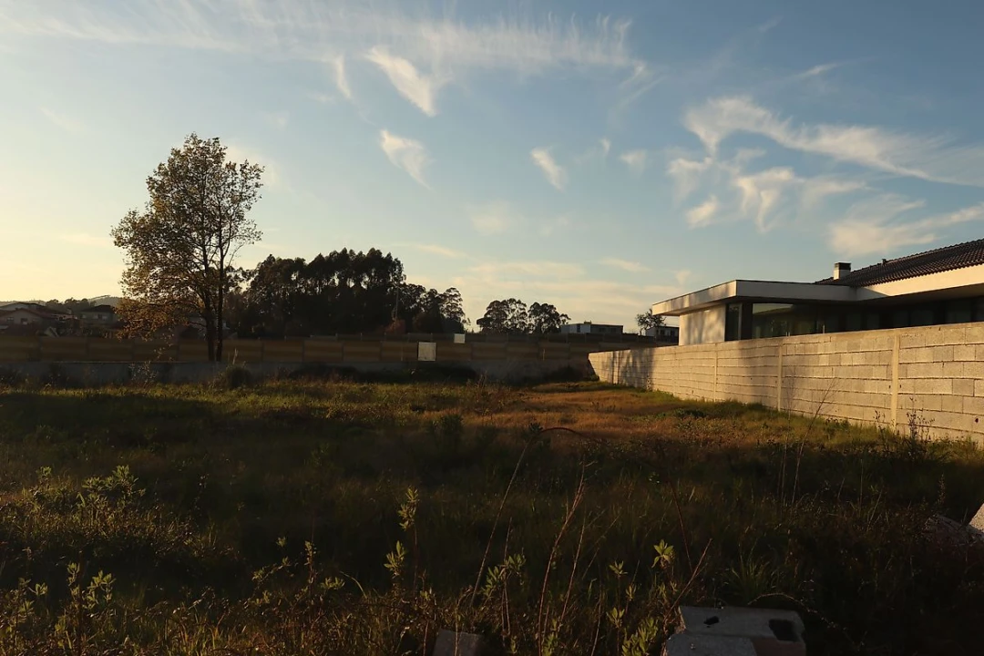 Terreno para Venda em Avidos e Lagoa Foto 1