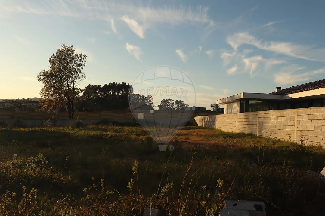 Terreno para Venda em Avidos e Lagoa Foto 1