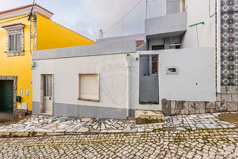 Moradia T3 para Venda em Vila Nova da Rainha Foto 1