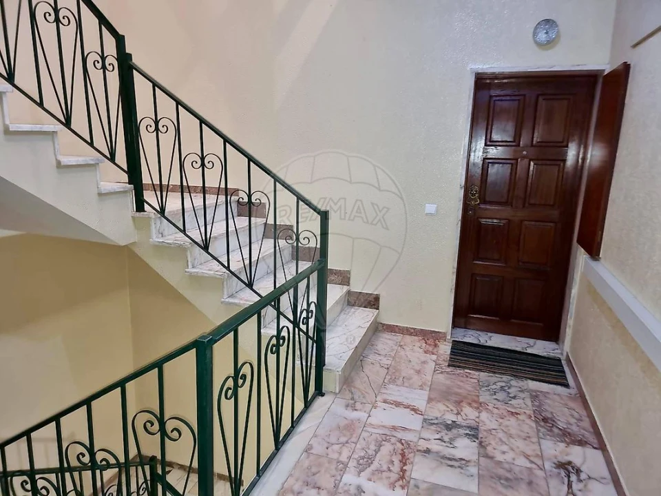 Apartamento T2 para Venda em Pinhal Novo Foto 1