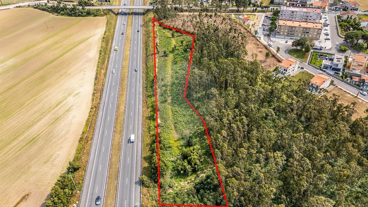 Terreno para Venda em Retorta e Tougues Foto 9