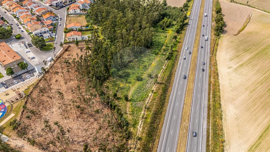 Terreno para Venda em Retorta e Tougues Foto 4