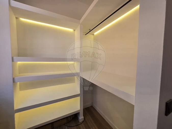 Moradia T2 para Venda em Santa Marinha e São Pedro da Afurada Foto 11