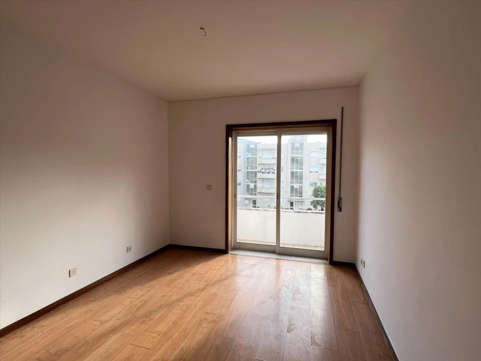 Apartamento T2 para Venda em Valongo Foto 8