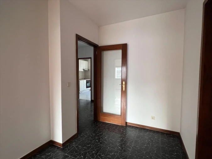 Apartamento T2 para Venda em Valongo Foto 7