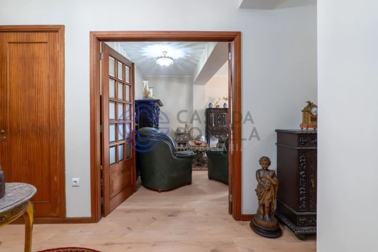 Apartamento T4 para Venda em Paranhos Foto 4