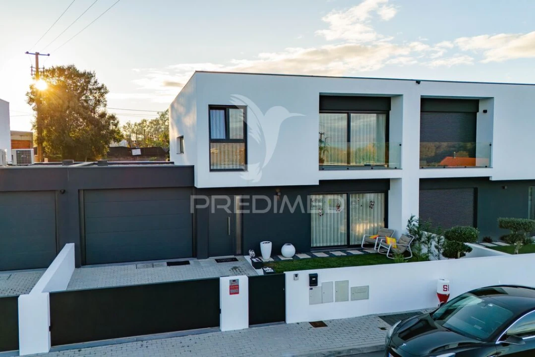 Moradia T3 para Venda em Turiz Foto 16