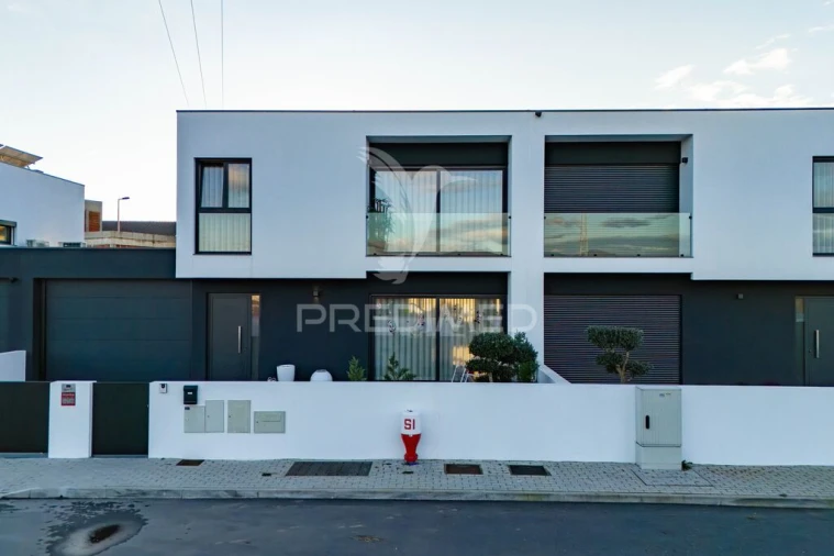 Moradia T3 para Venda em Turiz Foto 17