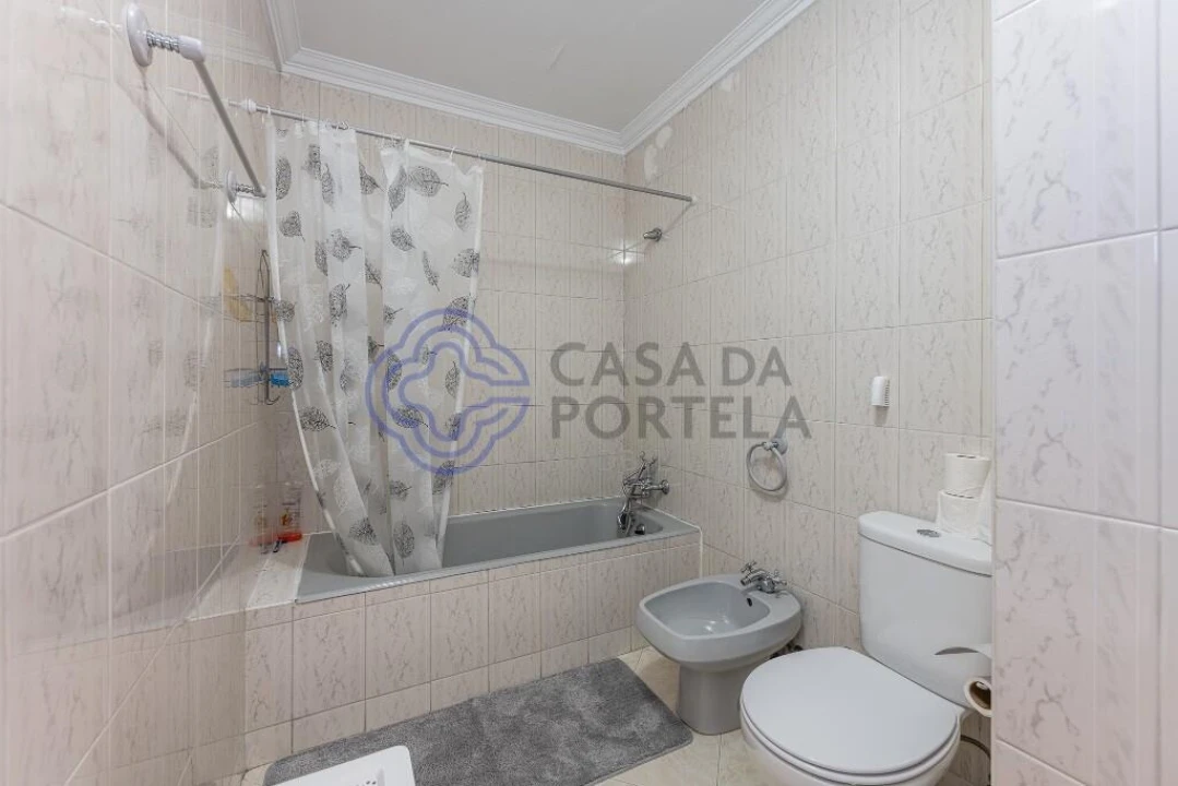 Apartamento T4 para Venda em Arcozelo Foto 33