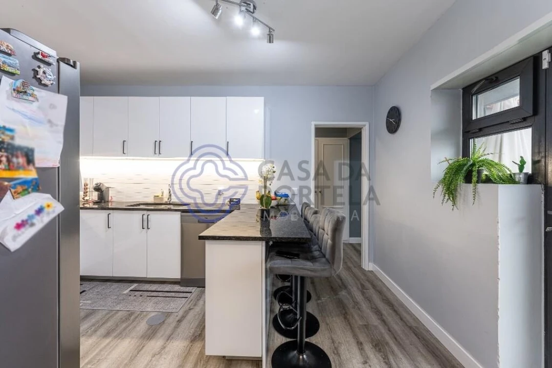 Apartamento T4 para Venda em Arcozelo Foto 10