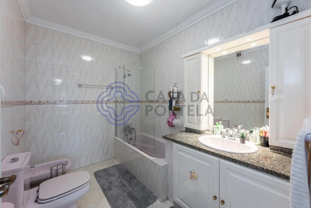 Apartamento T4 para Venda em Arcozelo Foto 41