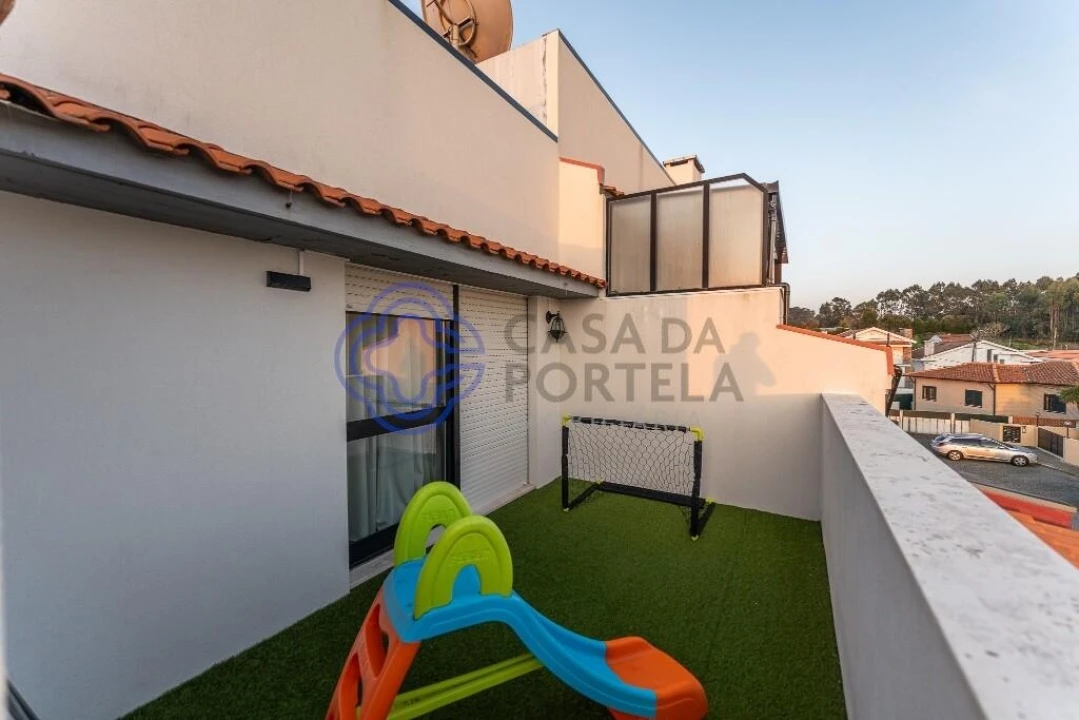 Apartamento T4 para Venda em Arcozelo Foto 30