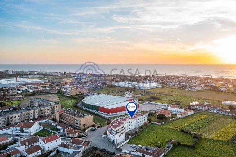 Apartamento T4 para Venda em Arcozelo Foto 4