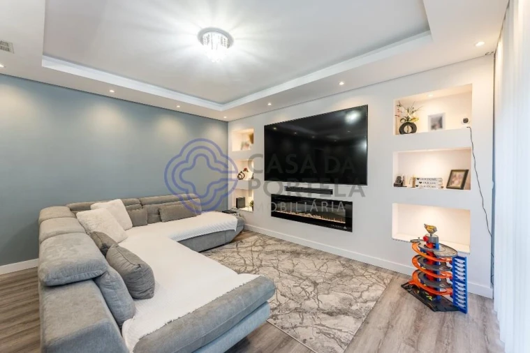 Apartamento T4 para Venda em Arcozelo Foto 16