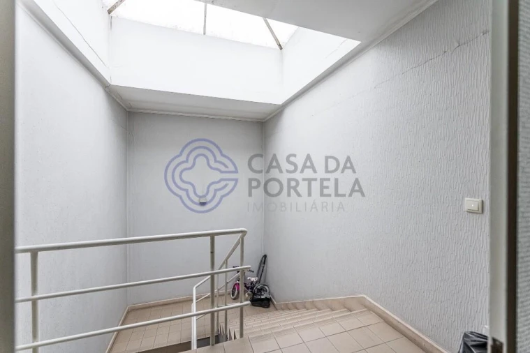 Apartamento T4 para Venda em Arcozelo Foto 3