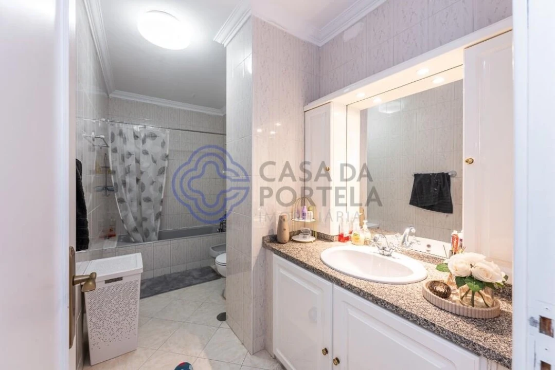 Apartamento T4 para Venda em Arcozelo Foto 32