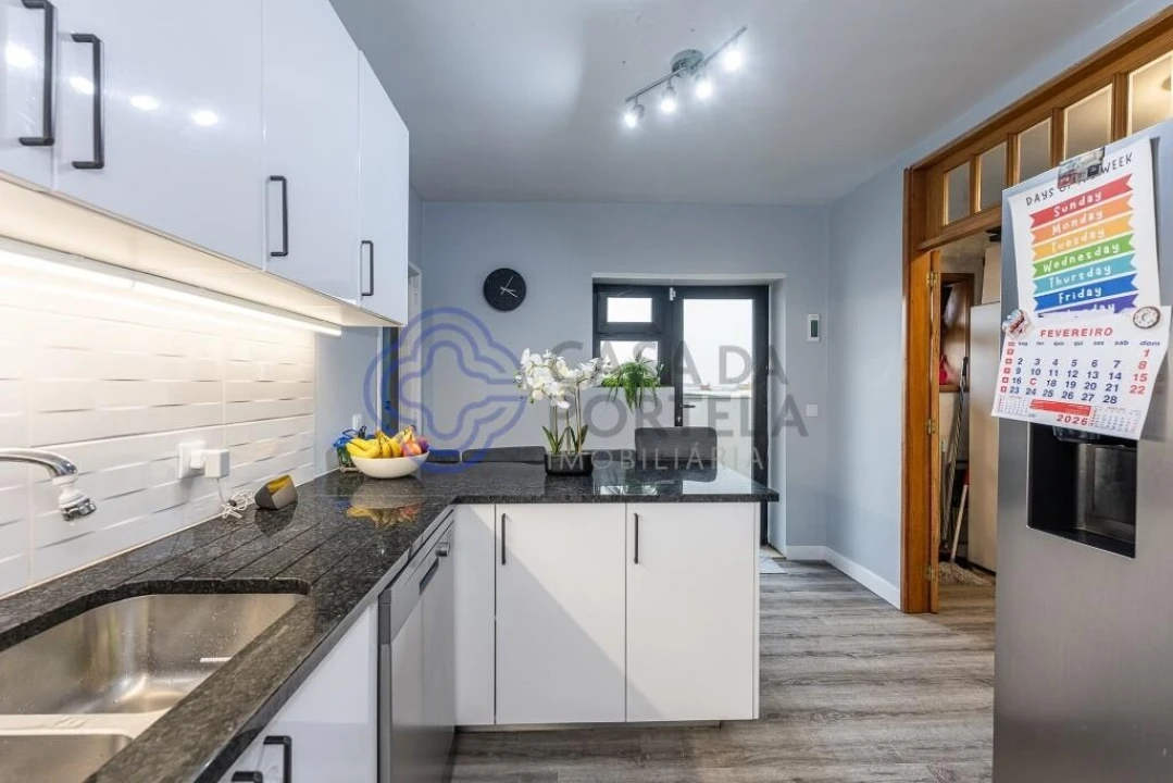 Apartamento T4 para Venda em Arcozelo Foto 9