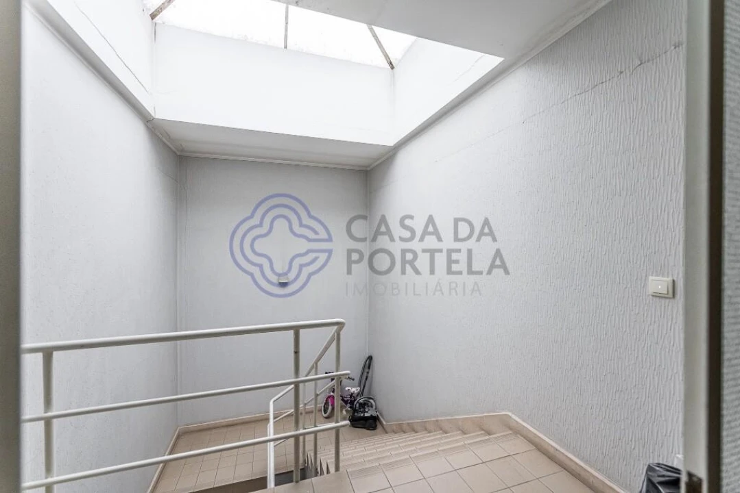 Apartamento T4 para Venda em Arcozelo Foto 3