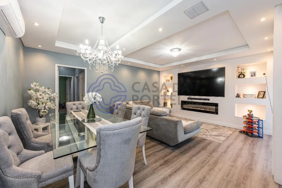 Apartamento T4 para Venda em Arcozelo Foto 1