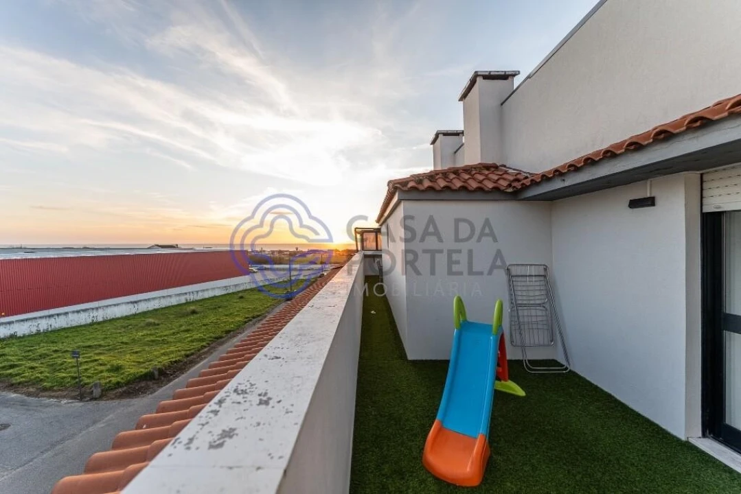 Apartamento T4 para Venda em Arcozelo Foto 31