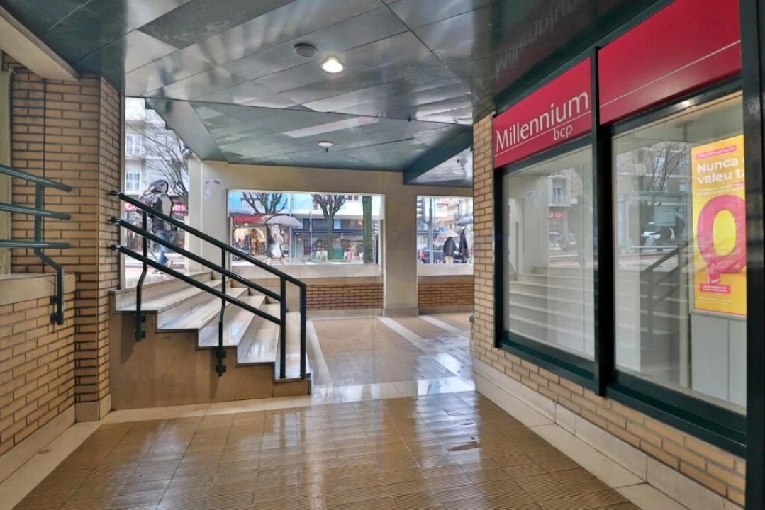 Loja para Venda em Braga (São José de São Lázaro e São João do Souto) Foto 9