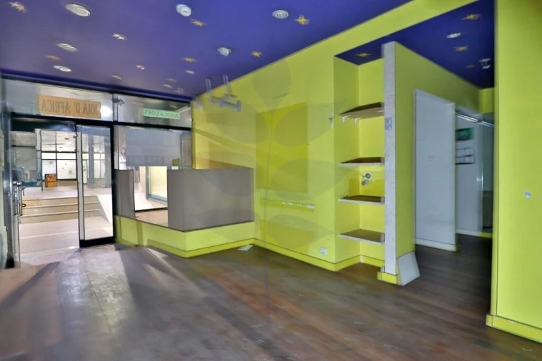 Loja para Venda em Braga (São José de São Lázaro e São João do Souto) Foto 1