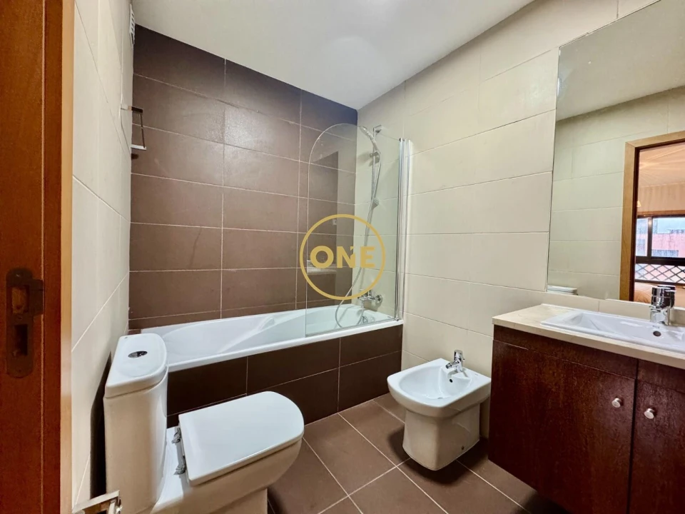 Apartamento T2 para Venda em Valongo Foto 8