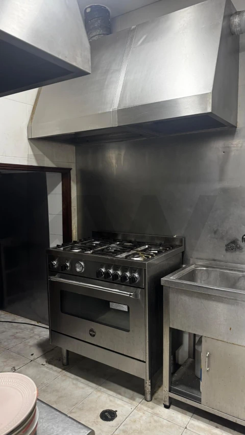 Loja para Trespasse em Azeitão (São Lourenço e São Simão)