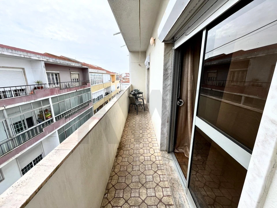 Apartamento T3 para Venda em Laranjeiro e Feijó Foto 23