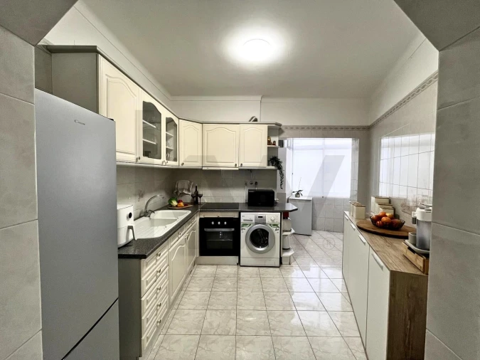 Apartamento T3 para Venda em Laranjeiro e Feijó Foto 4