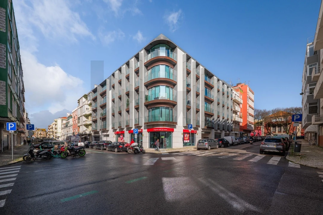 Loja para Venda em Campo de Ourique Foto 1