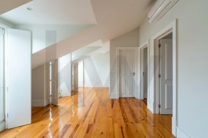 Apartamento T4 para Arrendamento em São Vicente