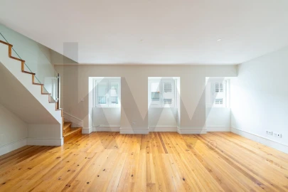 Apartamento T4 para Arrendamento em São Vicente