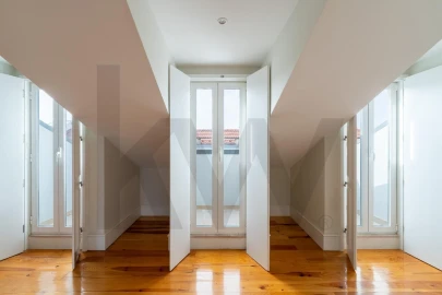 Apartamento T4 para Arrendamento em São Vicente