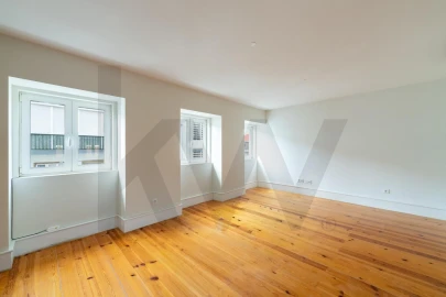 Apartamento T4 para Arrendamento em São Vicente