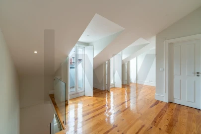Apartamento T4 para Arrendamento em São Vicente