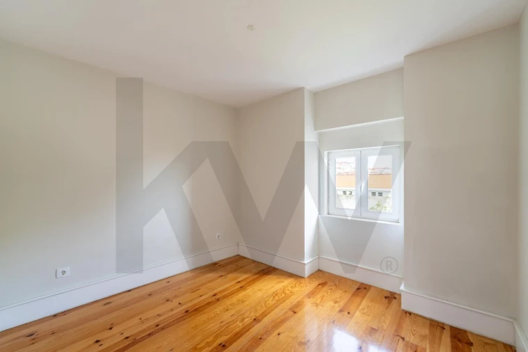 Apartamento T4 para Arrendamento em São Vicente Foto 16