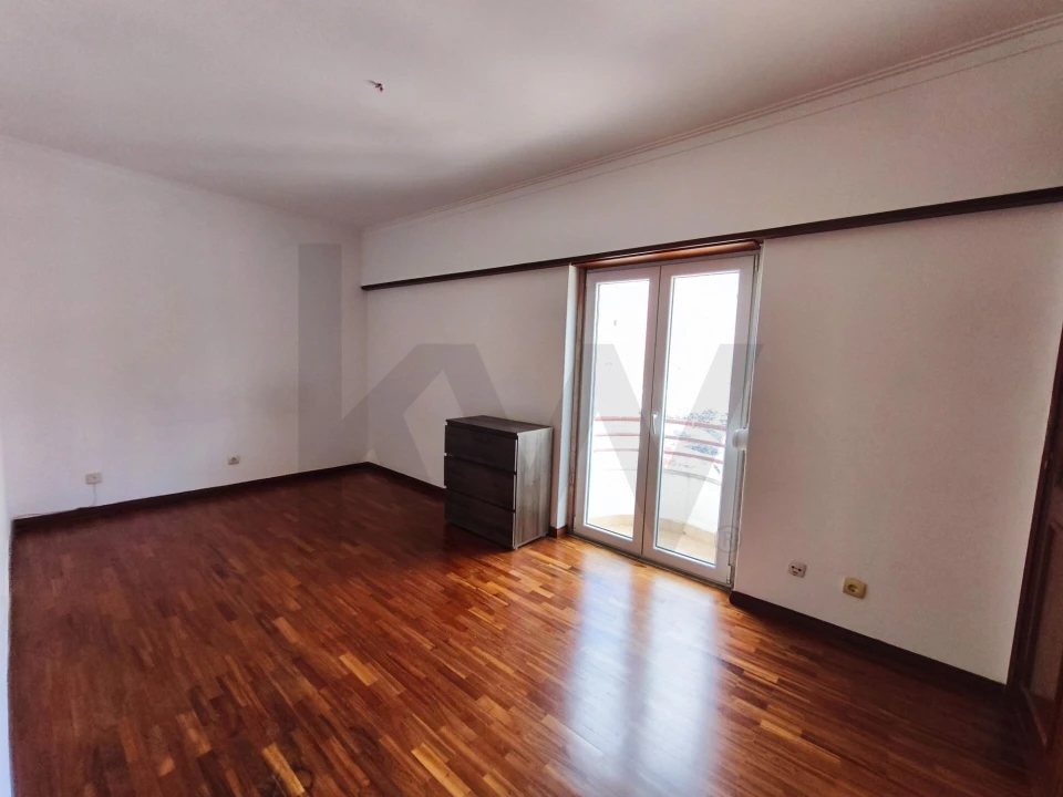 Apartamento T2 para Arrendamento em São Domingos de Rana Foto 23