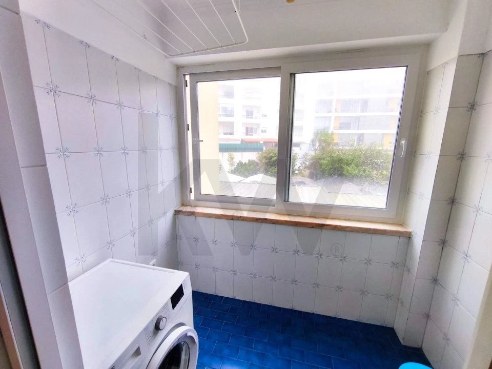 Apartamento T2 para Arrendamento em São Domingos de Rana Foto 4