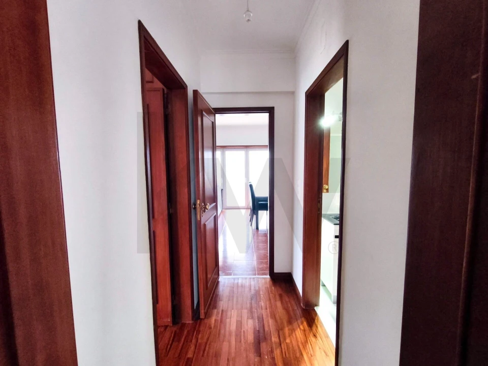 Apartamento T2 para Arrendamento em São Domingos de Rana Foto 8