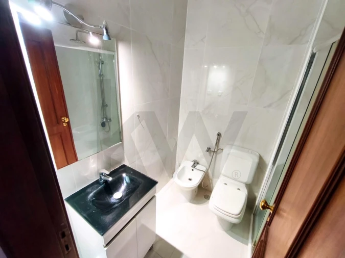 Apartamento T2 para Arrendamento em São Domingos de Rana Foto 9