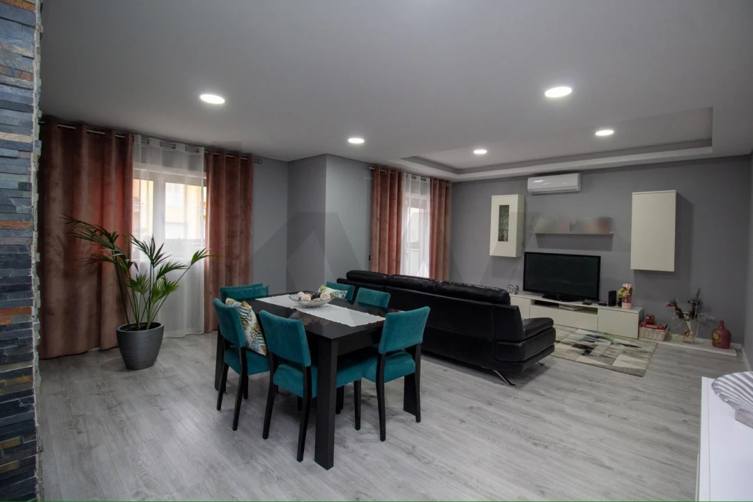 Moradia T5 para Venda em Almeirim Foto 22