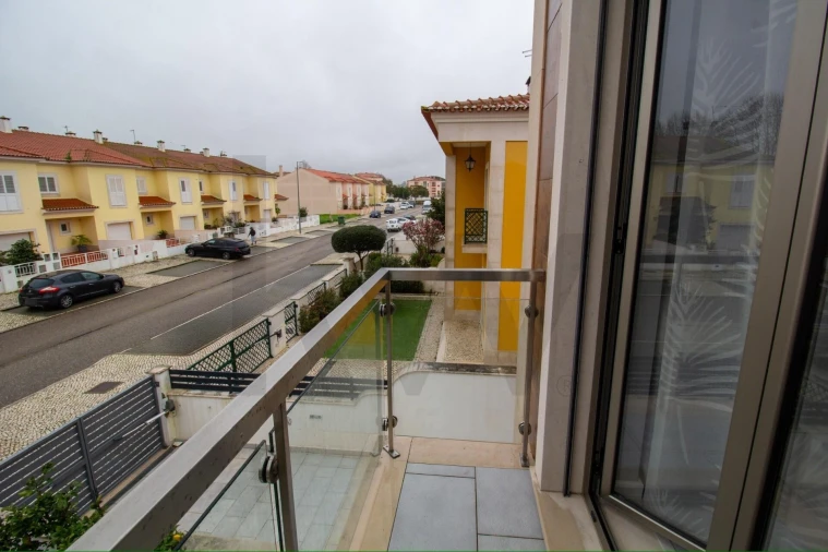 Moradia T5 para Venda em Almeirim Foto 18