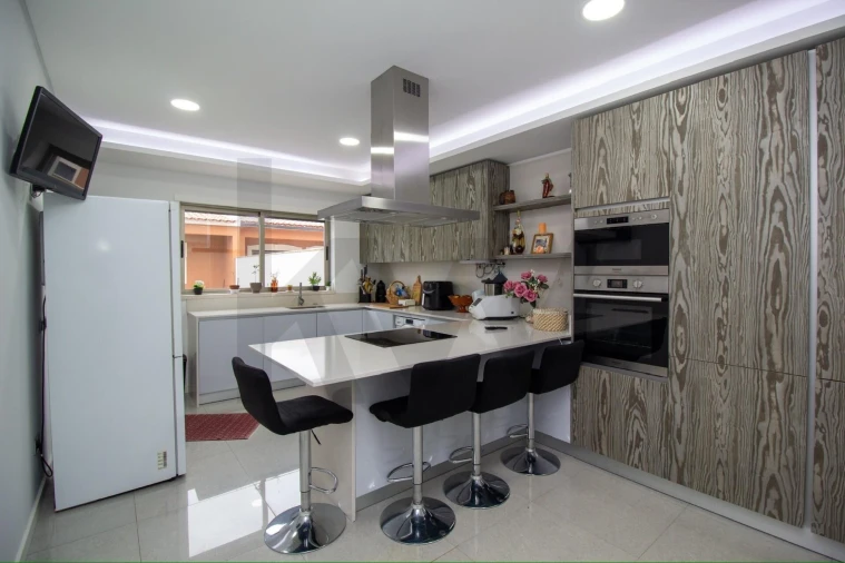 Moradia T5 para Venda em Almeirim Foto 28