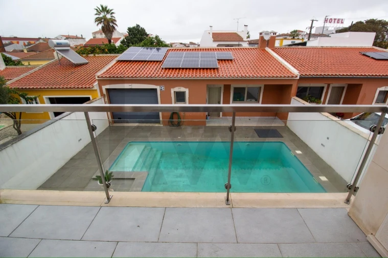 Moradia T5 para Venda em Almeirim Foto 4